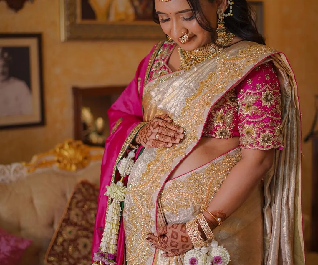 A beautiful moment from a Dohale Jevan, or baby shower. I designed these fresh flower kalire and other accessories to celebrate the mother-to-be, matching the traditional and elegant feel of her celebration.