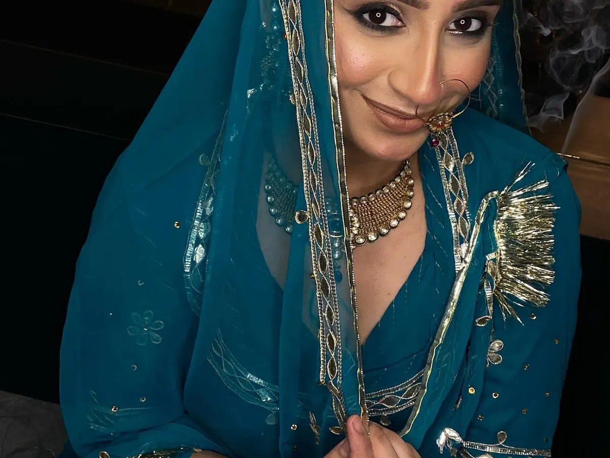 A closer look at a traditional Rajasthani bridal makeup. Our course covers regional bridal styles, including authentic jewelry setting and draping, to make you a versatile bridal artist.