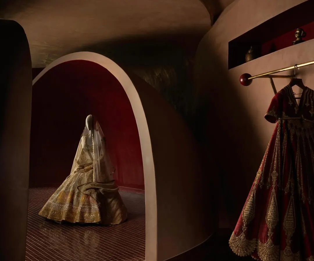 For the House of Masaba flagship, I translated the brand's vibrant couture into a sculptural space. Here, an arched niche finished in deep sindoor red frames a mannequin like a piece of art, creating a sanctum where fashion and architecture are in a seamless dialogue.