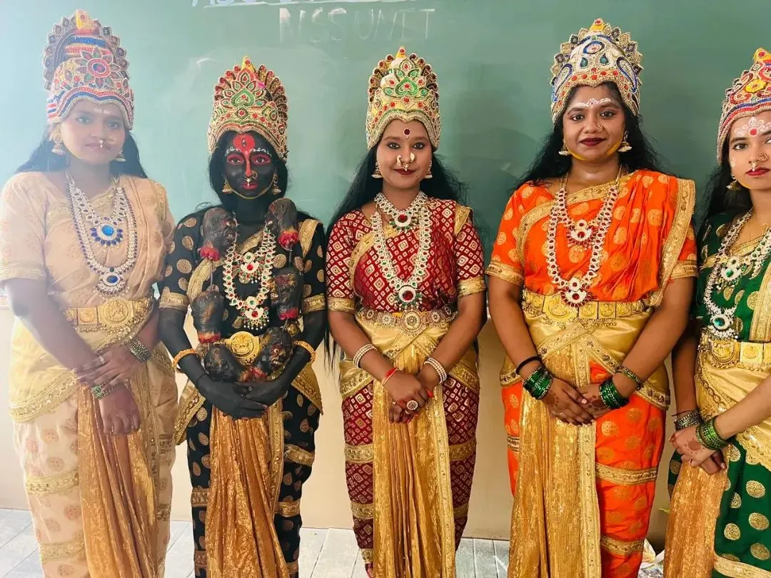 Getting this beautiful group of performers ready for their Navratri show. I created a range of goddess looks, from a dramatic Kali to more serene deities, ensuring the entire troupe looked cohesive and authentic on stage.