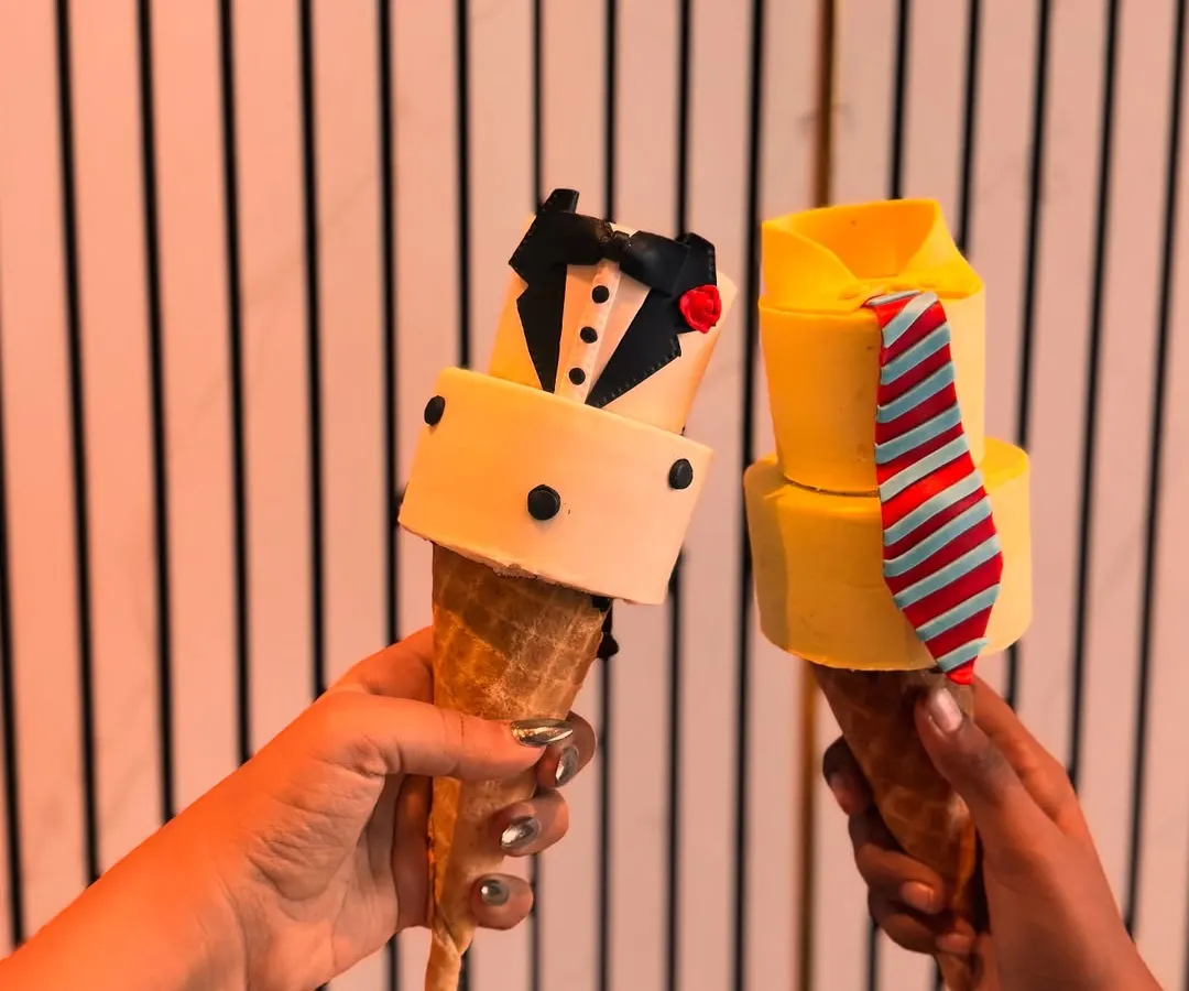 For Father's Day, I designed these custom cakesicles to look just like dad's favorite shirts and tuxedos. Every detail, from the tiny buttons to the patterned tie, is handcrafted to make your gift truly personal and memorable.