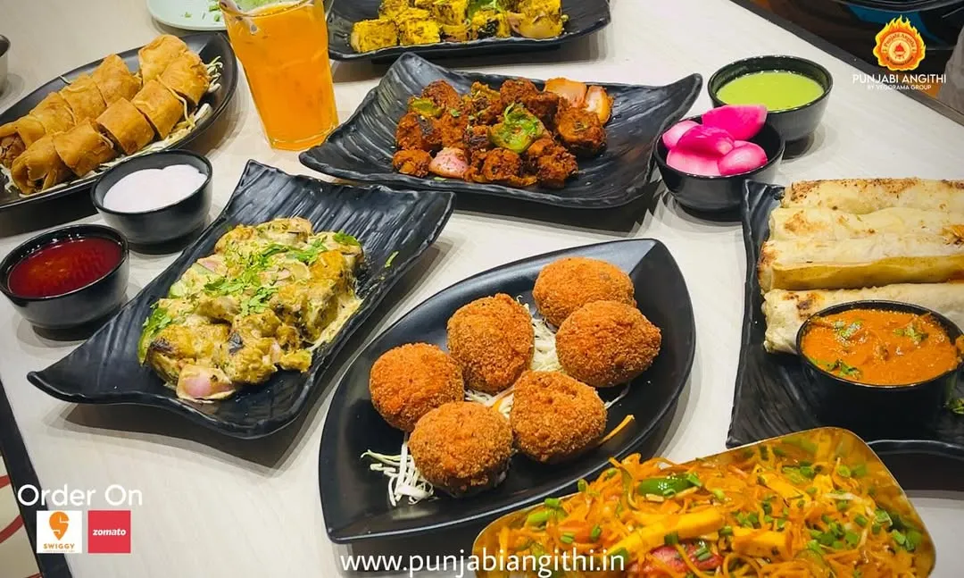 POV: You and your friends are in the middle of a tense super-over. This is the feast in front of you. My match-day spreads include everything from spicy tikkas and crispy spring rolls to creamy chaap and fresh mocktails.