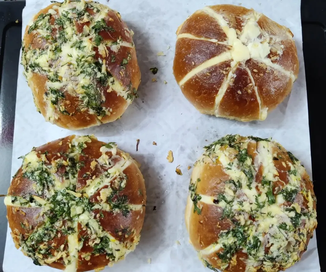 A fresh batch of my Korean Cream Cheese Garlic Buns, ready to be packed. These buns are filled with sweet and savoury cream cheese and brushed with a rich garlic-herb butter.