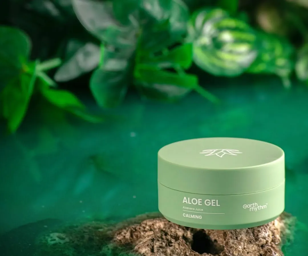 For this natural skincare product shoot, I created a serene environment with water and foliage to reflect the brand's earthy ethos. This style of photography is perfect for brands that want to highlight their pure and calming ingredients.