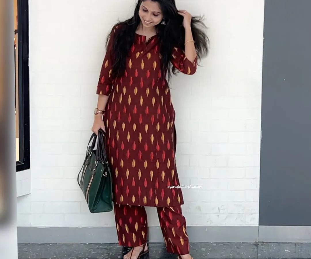 This is one of my favorite handloom Ikat kurta sets in a rich maroon. It’s made from pure, breathable cotton with a classic straight-cut kurta and pants that have pockets, of course.