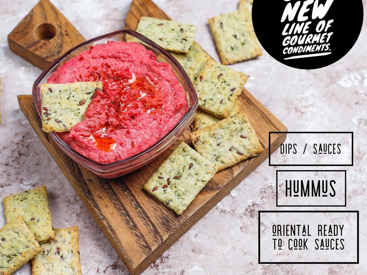 Take a closer look at my all-natural beetroot hummus. It's incredibly creamy and gets its vibrant color purely from fresh beets. It’s a perfect example of how I use clean, 100% natural ingredients to create delicious, homemade dips.