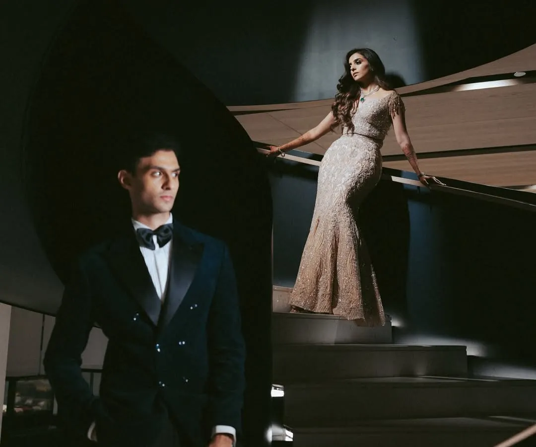 This is where fashion meets romance. We direct our couples to create editorial portraits that are timeless and artistic, using dramatic lighting and architectural lines to craft an image that feels like it's straight from a magazine.
