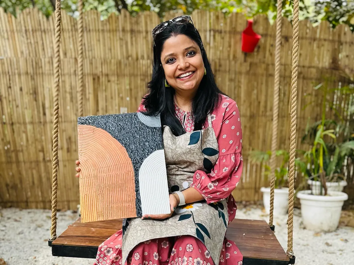 Look at that smile! This is the result of our Texture Art workshop. She created a beautiful, modern abstract piece to take home, and more importantly, she discovered a new way to express herself. I love seeing the pride and joy on everyone's faces.