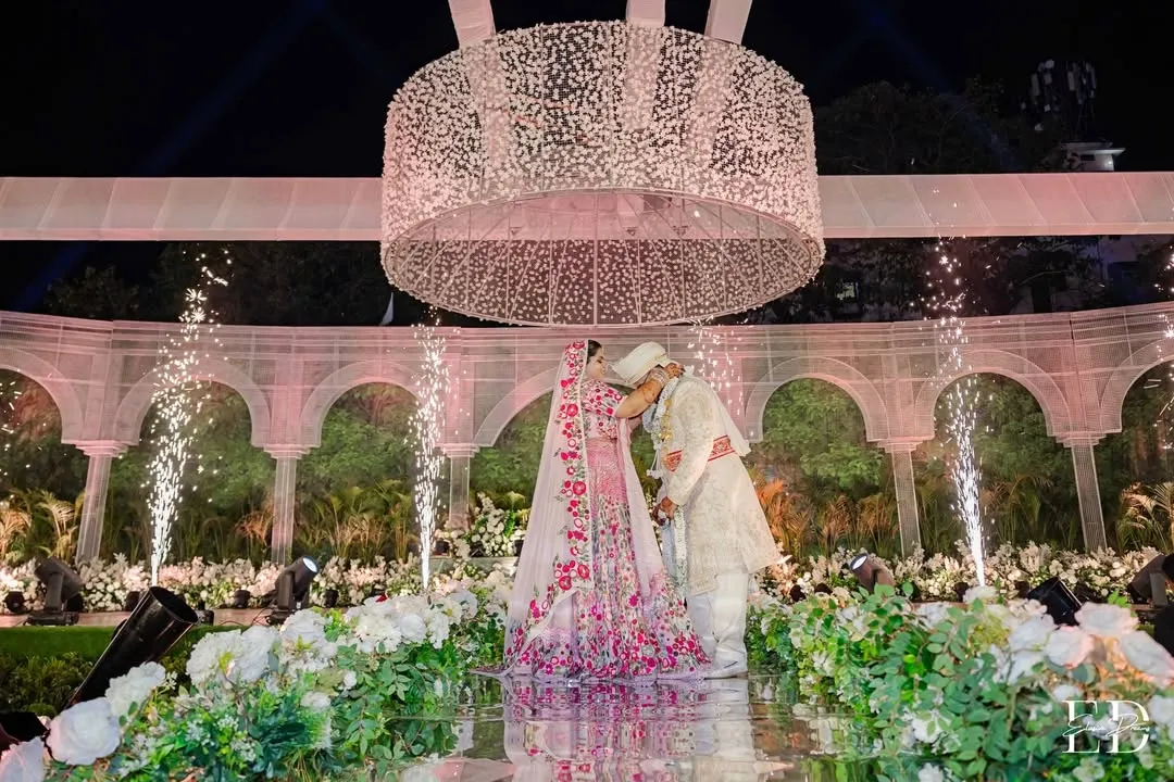Here, in a moment of pure magic, a couple is framed by a world of our making. This sustainable botanical garden wedding proves that grand romance and conscious luxury can coexist beautifully, creating a breathtaking scene that feels both opulent and intentional.