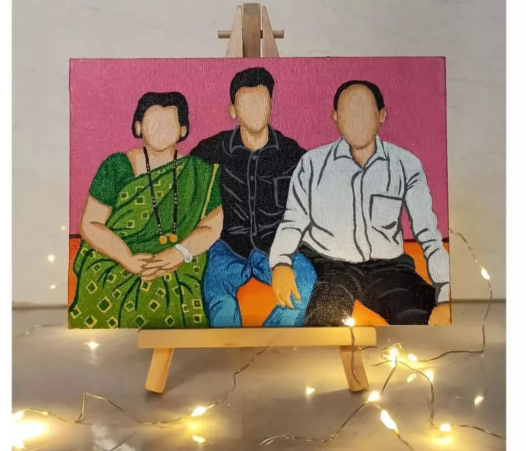 My faceless family portraits are a modern way to capture a memory. By leaving out facial features, I focus on the connection and the moment, creating a piece of art that is both personal and stylish.