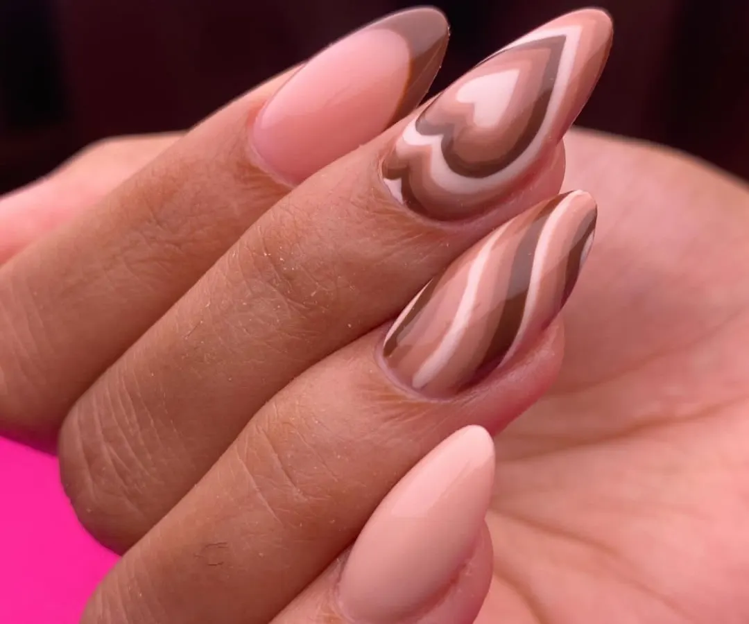 You will learn to master current trends, like this popular latte-inspired look. I cover techniques for creating layered heart designs, clean swirls, and achieving the perfect almond shape for a modern and chic finish.