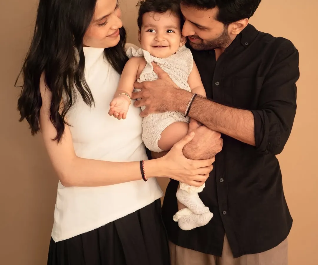 A classic family portrait that feels as warm and loving as the moment itself. I focus on capturing the natural connection between you and your baby, creating timeless images you'll cherish forever.