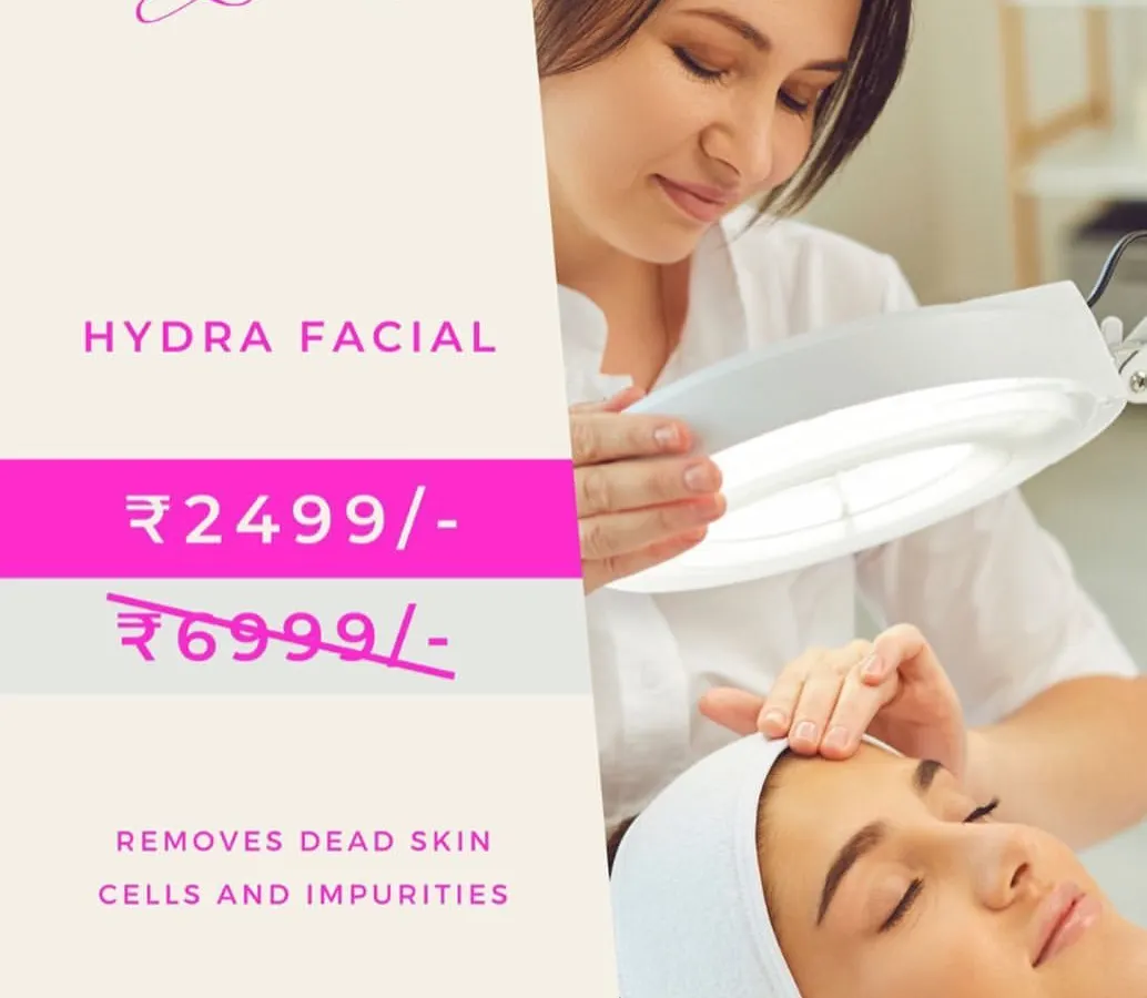 Here is a glimpse of my popular Hydra Facial treatment. I use professional tools like a magnifying lamp for a detailed skin analysis, allowing me to effectively target and remove dead skin cells and impurities for an instant radiance facial. You will walk out with visibly brighter and deeply cleansed skin.