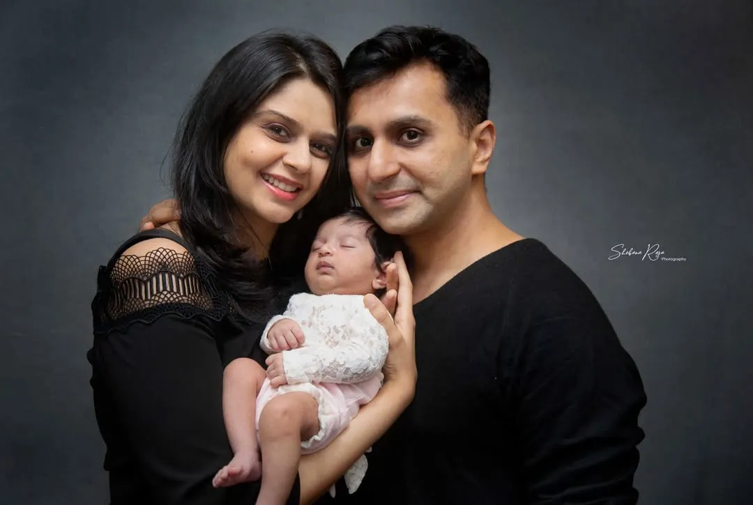 There is nothing more precious than a family's first portrait with their newborn. In my studio, I create a calm and gentle environment to capture that tender, loving bond in a timeless style.
