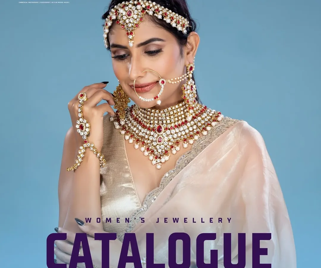 We specialize in bridal jewellery photography that captures the grandeur and intricate details of each piece. This studio shot highlights a complete bridal set, using professional lighting and a model to convey a sense of timeless elegance perfect for high-end catalogues and campaigns.