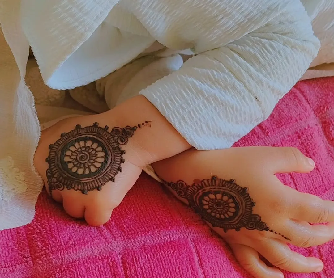 For older kids who can sit still for a bit longer, I love doing these beautiful circular mandala designs. I made sure this matching set was perfectly symmetrical for her, and the result is so neat and lovely.