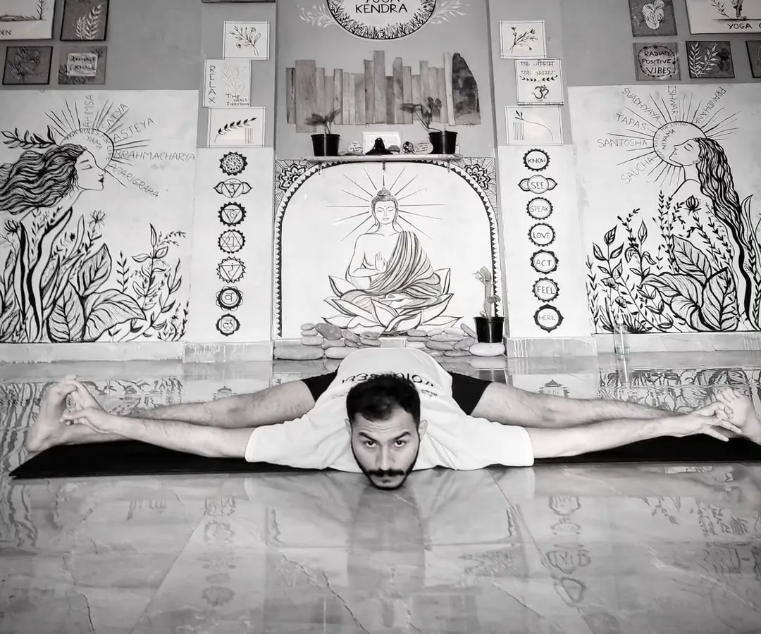 Our co-founder, Nishant Sir, demonstrates the Samakonasana, or side split. This level of flexibility and control is a result of dedicated practice, which is a core principle we teach in our advanced asana classes.