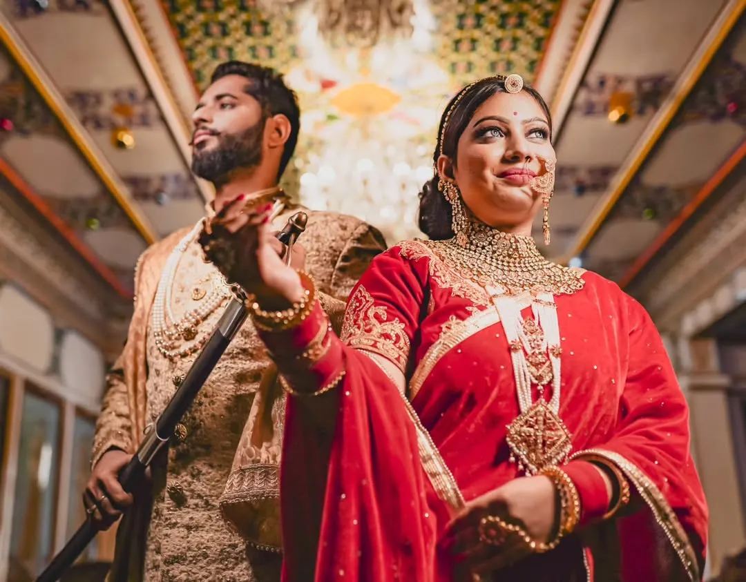 Stepping into a real-life Rajasthani kingdom. For this shoot in Udaipur, we embraced the full royal experience with traditional attire and majestic palace corridors, creating timeless portraits fit for a king and queen.