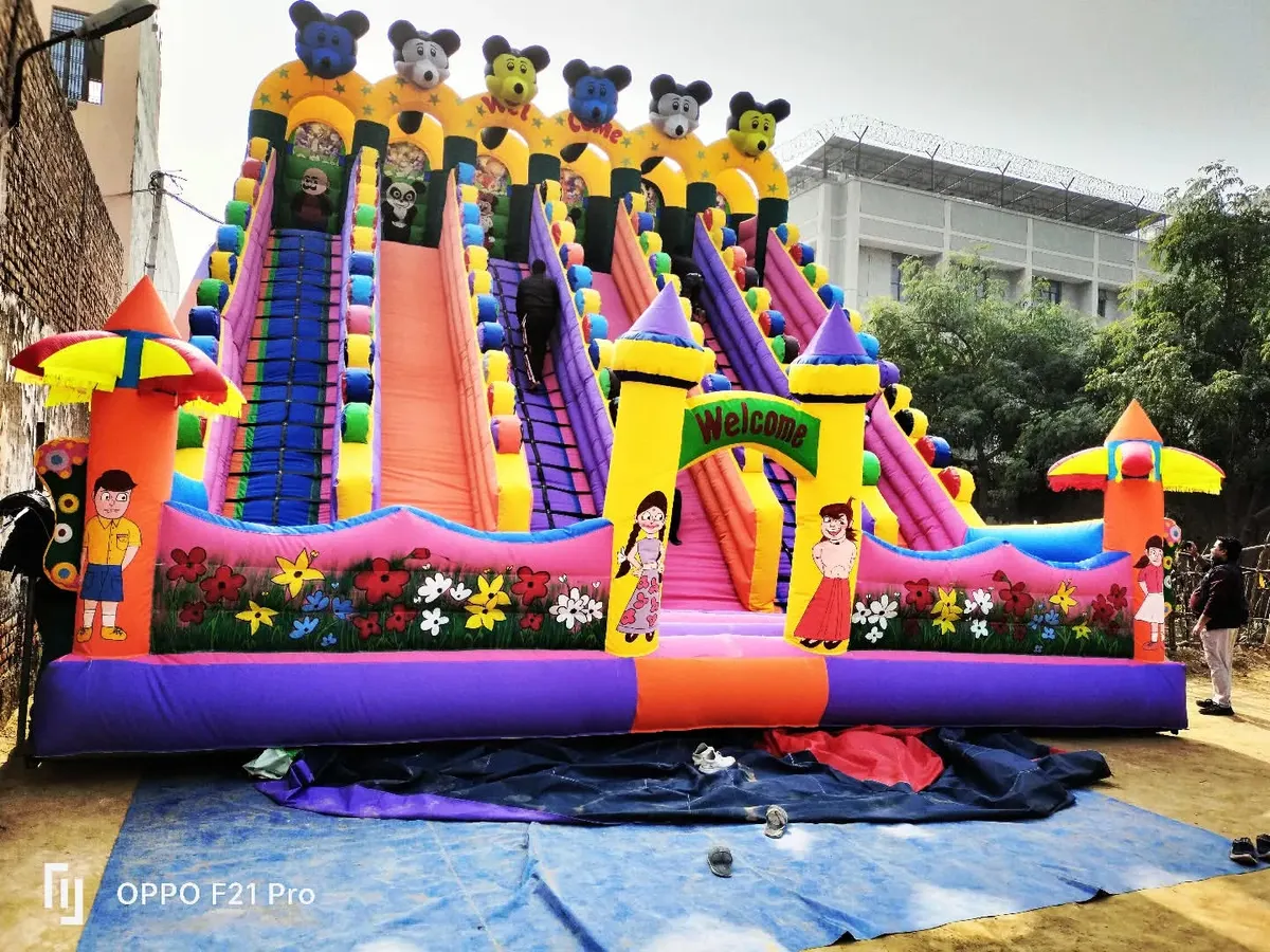 Our big 6-slider bouncy castle, measuring 26x30 feet, is a high-earner for rental businesses. It can entertain a large number of kids at once, making it perfect for fairs, festivals, and big parties.
