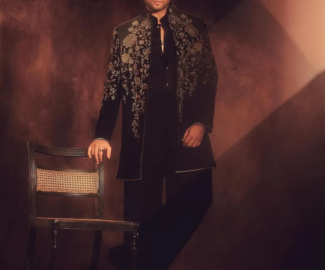 This Diwali look for Siddhant Chaturvedi was all about intricate details. I chose this stunning embroidered jacket by Tarun Tahiliani, which combines traditional craftsmanship with a modern silhouette, making it perfect for festive celebrations.