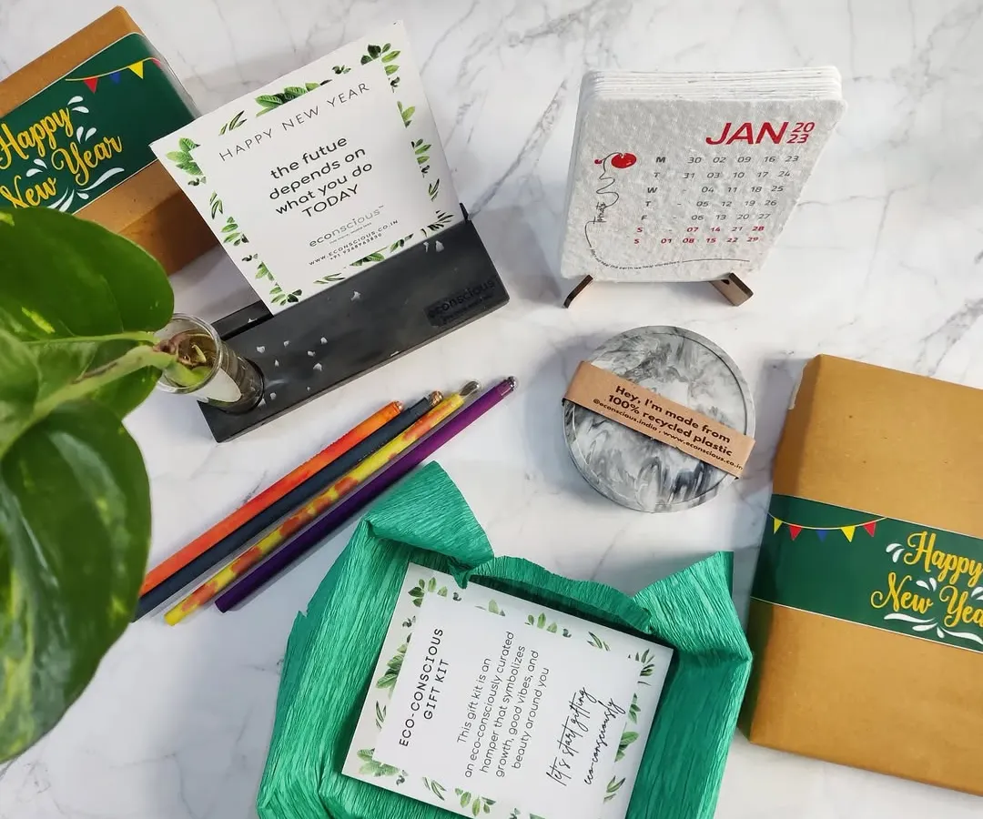 Imagine gifting something that truly reflects your values. Our eco-conscious New Year gift kit is a complete set of sustainable goodies, including a plantable calendar, recycled paper pencils, and our unique recycled plastic decor, all packed without any plastic.