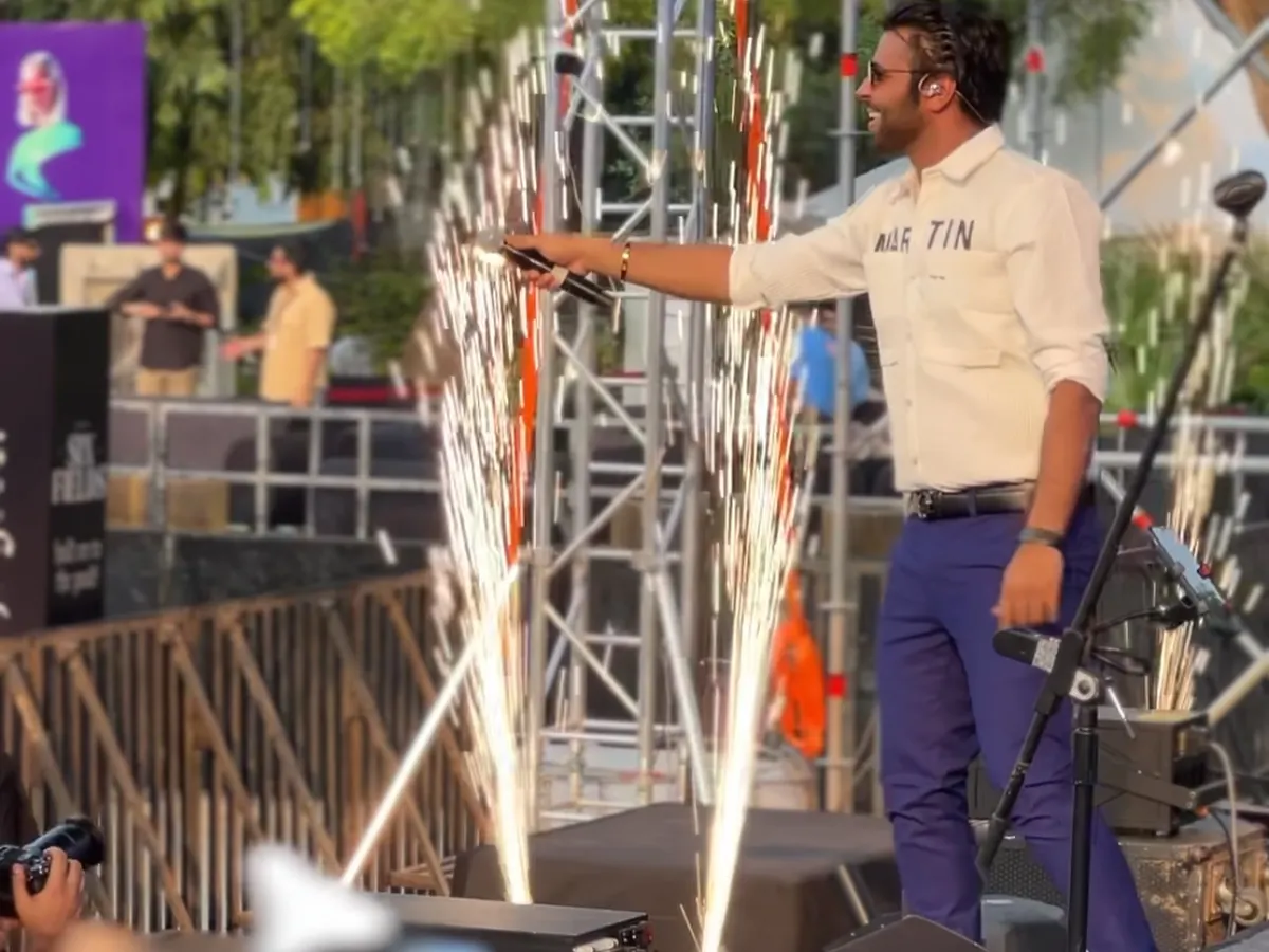 Caught in the moment at the Sundowner festival. There's nothing like the feeling of a big stage, the lights, the pyrotechnics, and a crowd that's ready to party. This is what 'The Singer Diamond Show' is all about.