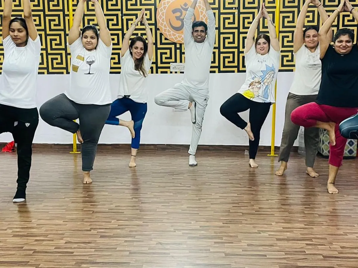 Finding balance together in our Power Yoga session. It doesn't matter if you are a beginner or have been doing it for years, yahan sabka welcome hai. Come find your community.