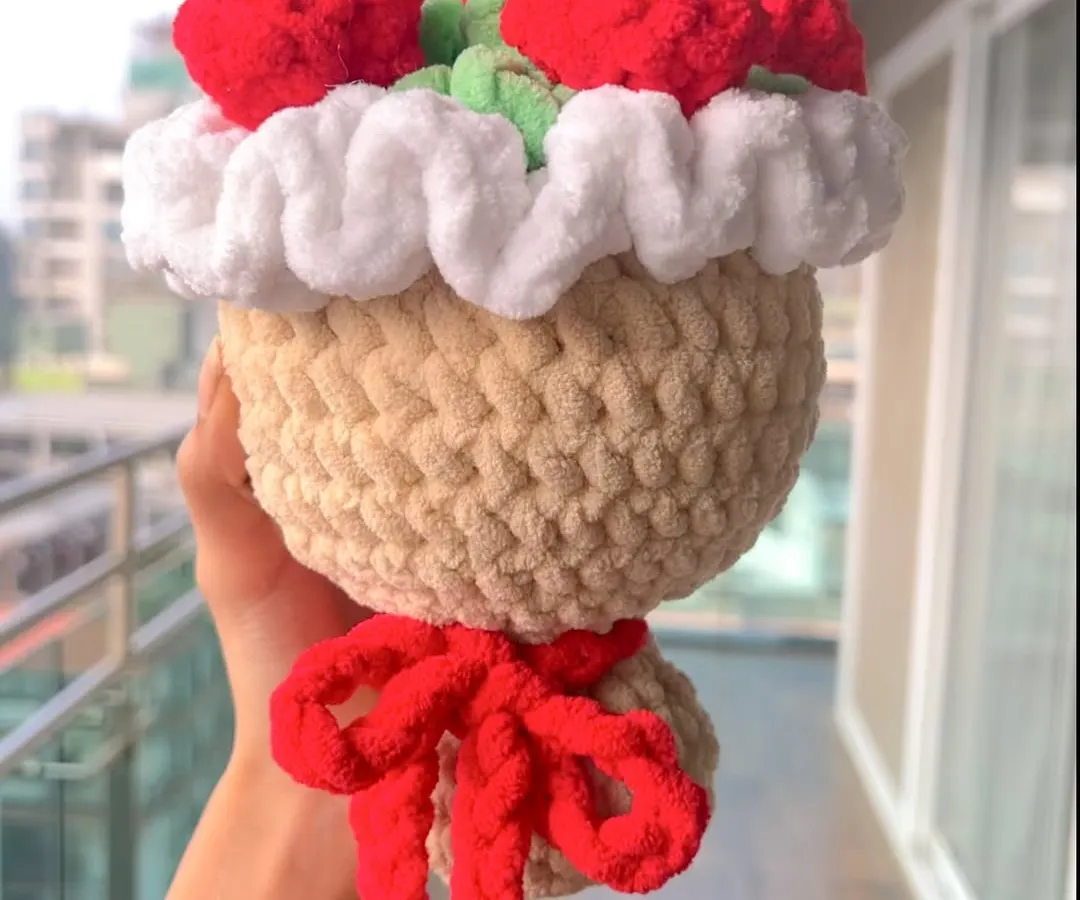 This isn't your average bouquet. I designed this plush rose bouquet to be extra soft and huggable, using thick, chunky yarn for a big, bold statement. It’s the perfect comfort gift.