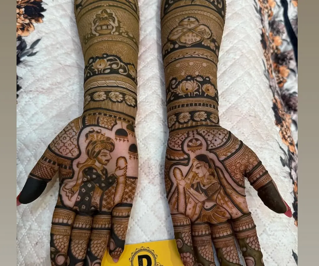 We specialize in telling your story through mehndi. This custom Karwa Chauth design features a detailed portrait of a couple, making the festival even more personal and memorable.