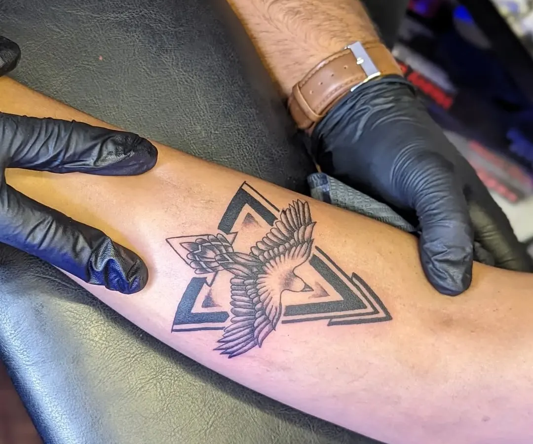 Here is a finished custom piece combining animal and geometric tattoo styles. I designed this eagle with sharp, clean lines and bold triangular elements to create a modern and symbolic forearm tattoo.