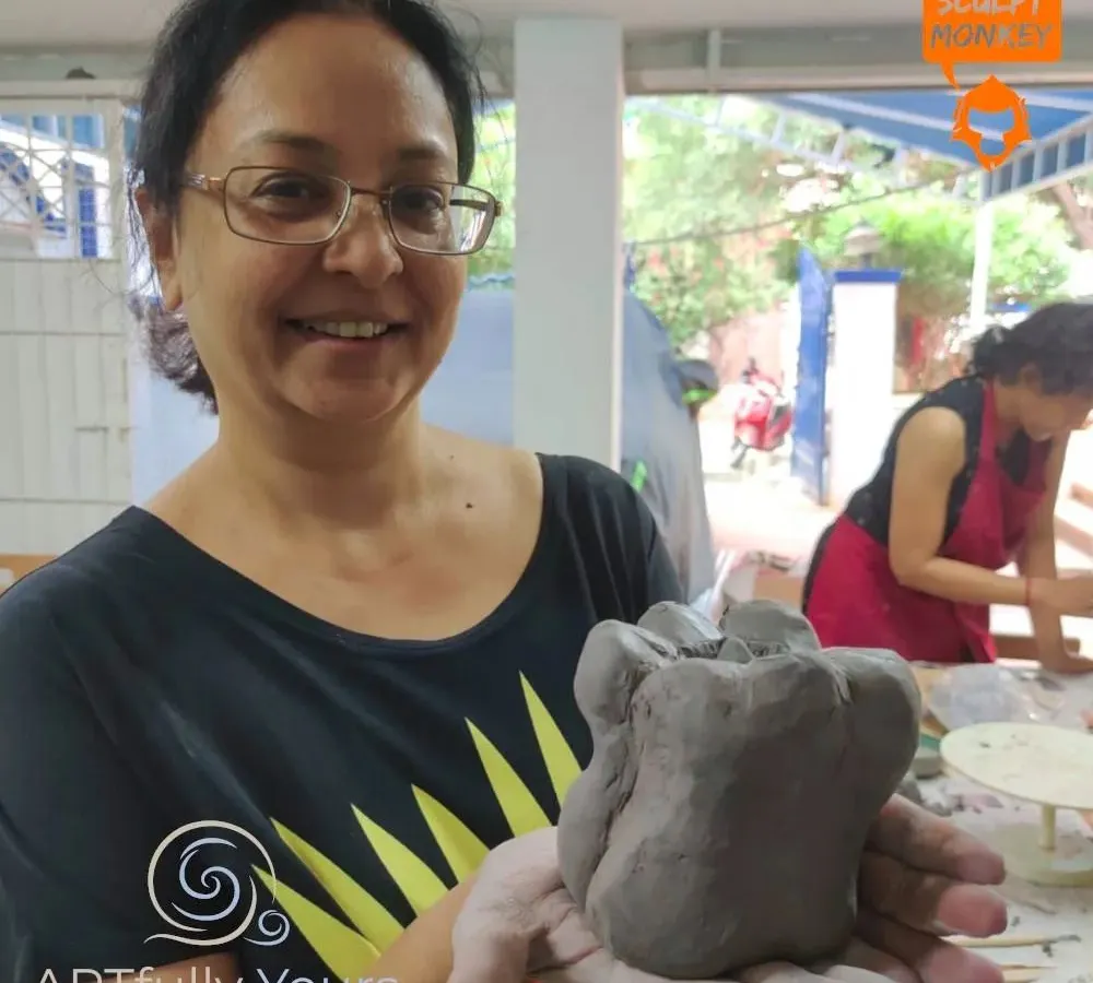 Look at that smile! This is the moment of pride after completing our beginner-friendly capsicum sculpting workshop. It’s such a joy to see people surprise themselves with what they can create in just one session.