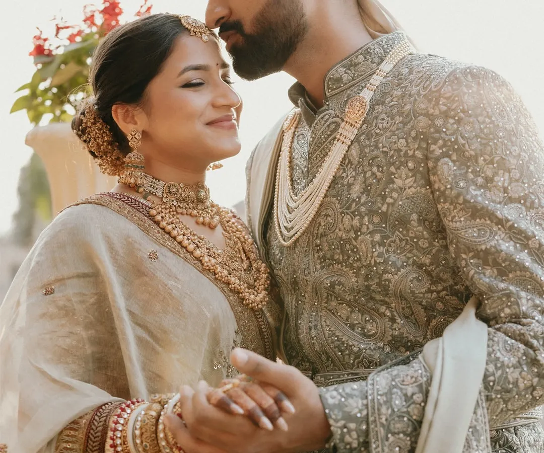 An intimate moment of pure connection between Ritesh and Prachi during their celebration at Della Resorts. It is in these quiet glances that a lifetime of love is spoken.