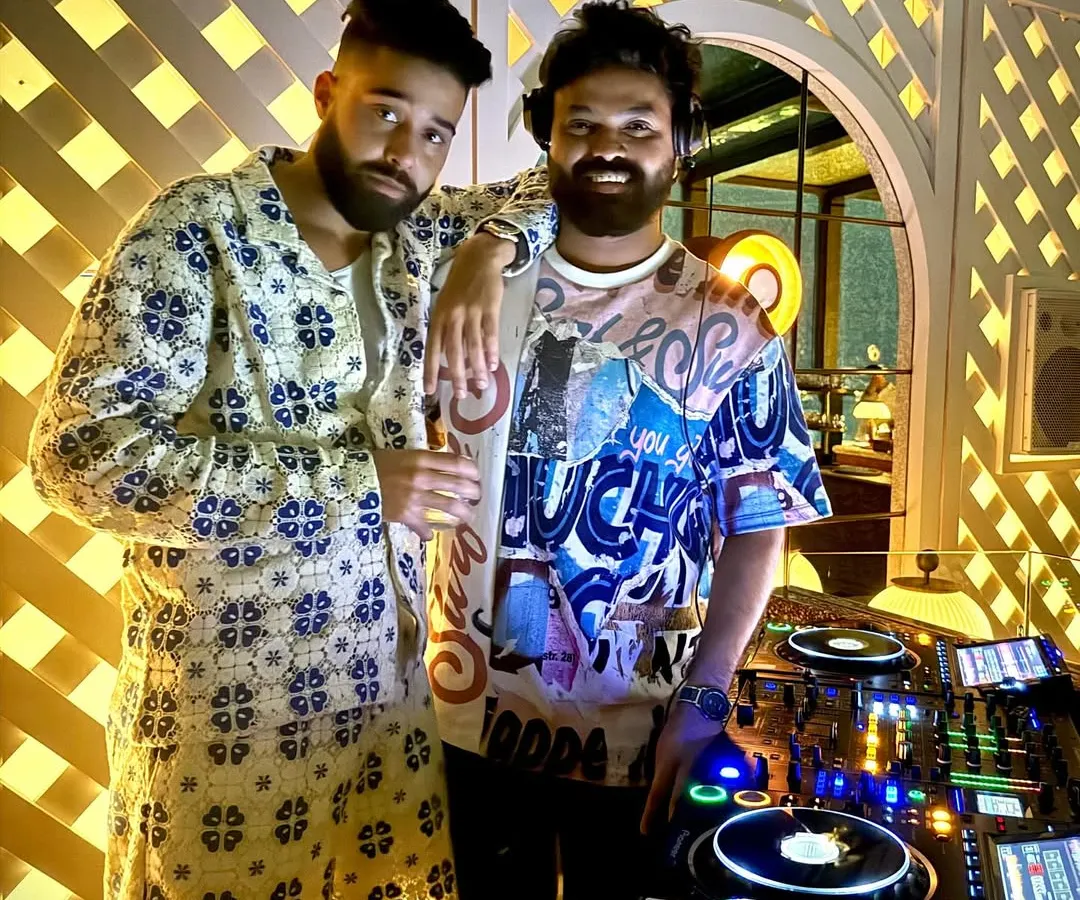 It's always a vibe when the "Brown Munde" himself, AP Dhillon, joins me behind the decks. I specialize in creating exclusive party atmospheres for high-profile private events.