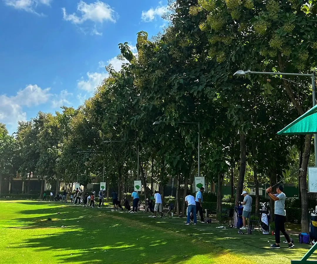 The heart of the camp on a perfect Sunday. We love seeing the range full of golfers of all levels, sharing their passion for the game.