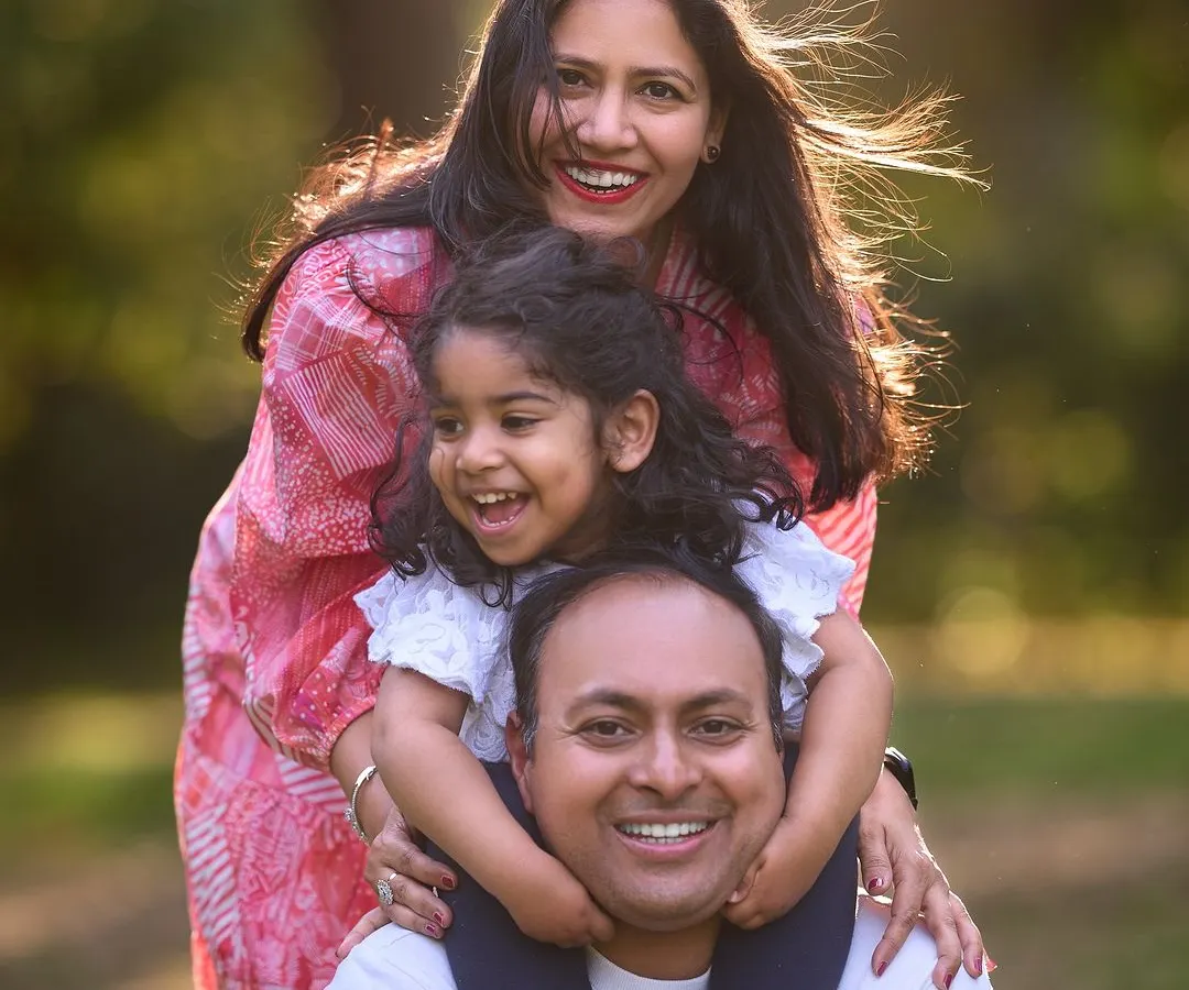 Family sessions are all about capturing the love and laughter you share. I focus on creating relaxed, fun moments like this one, resulting in natural family portraits you will cherish forever.