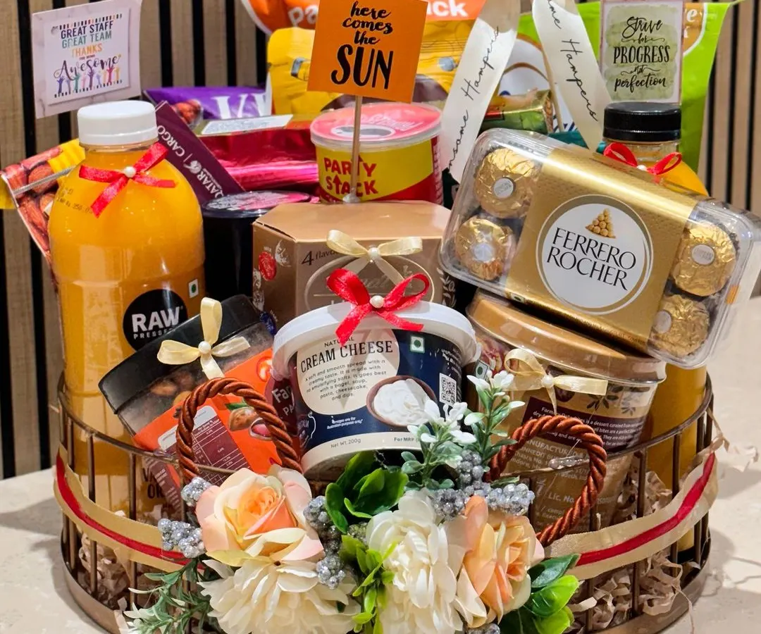 I was thrilled to create this special gourmet hamper for a world-class brand like Qatar Airways. It’s packed with premium goodies like Raw Pressery juice, Ferrero Rocher, and fine cheeses, all curated to deliver a first-class experience.
