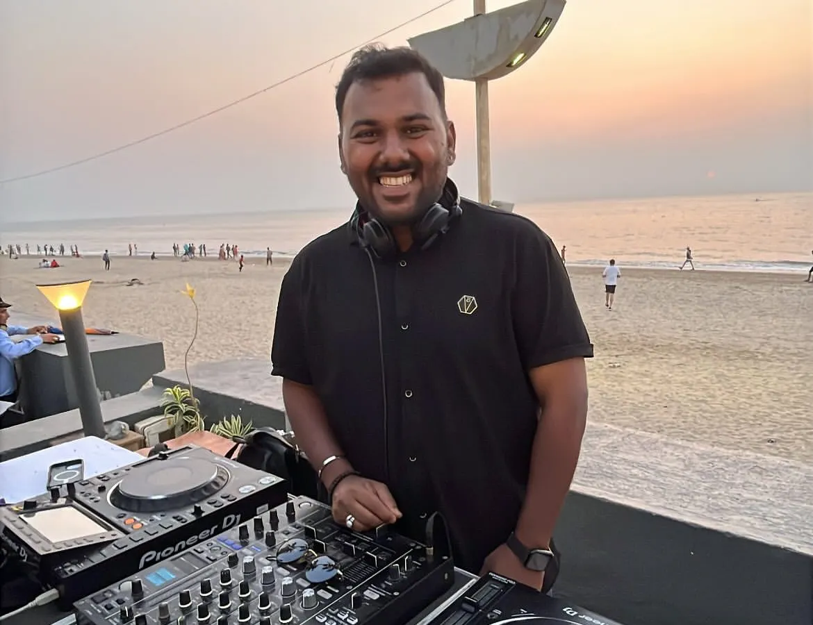 There's nothing like a sundowner set on the beach. I love matching the music to the sunset, creating the perfect vibe for a relaxed yet memorable wedding celebration in Mumbai or any destination. This is all about real music for real moments.