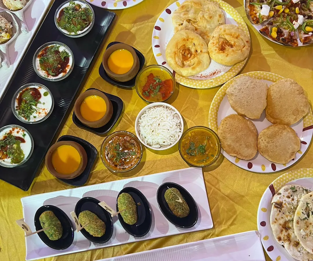 This is what I mean by a feast. My multi-cuisine buffet offers a huge variety of dishes, from traditional Indian curries and breads to crowd-pleasing pizzas and noodles. There is truly something to satisfy every guest at your event.