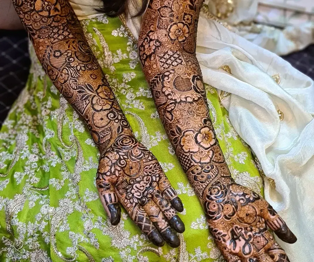 A look at the fresh, detailed application for one of my lovely brides. My organic henna paste is smooth and easy to work with, allowing for these incredibly intricate full-arm bridal designs with sharp, clean lines.