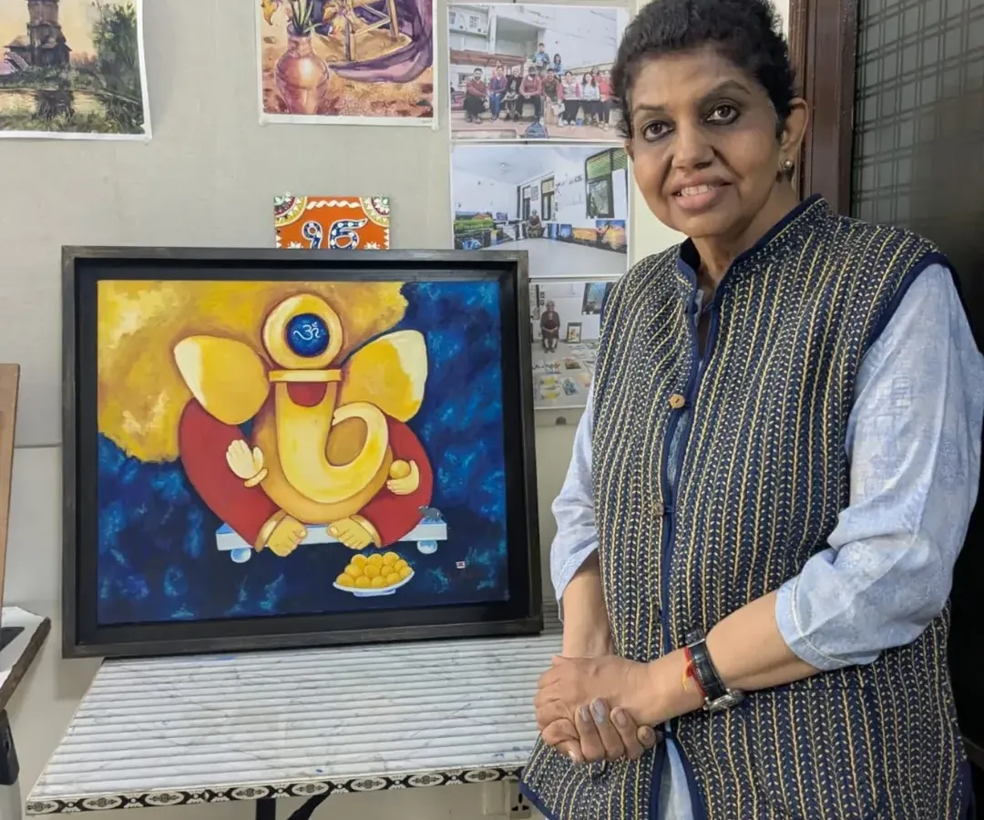 It is never too late to discover your inner artist. We are so proud of our adult hobby class student, Priyanka, with her beautiful and modern acrylic painting of Lord Ganesha, ready to be displayed.
