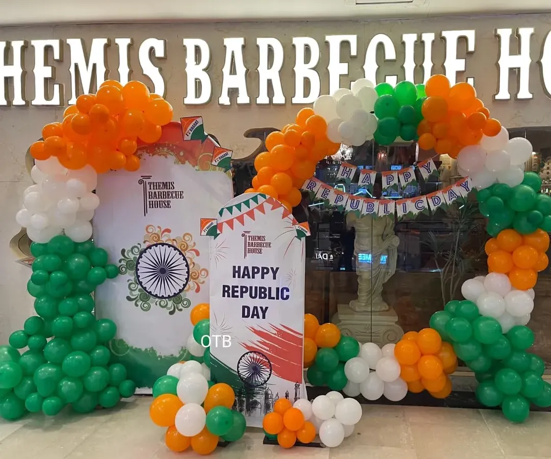 For corporate celebrations like Republic Day, I can create large, impactful balloon arches like this one for Themis Barbecue House. It's a great way to welcome employees and customers and get everyone in the patriotic spirit.