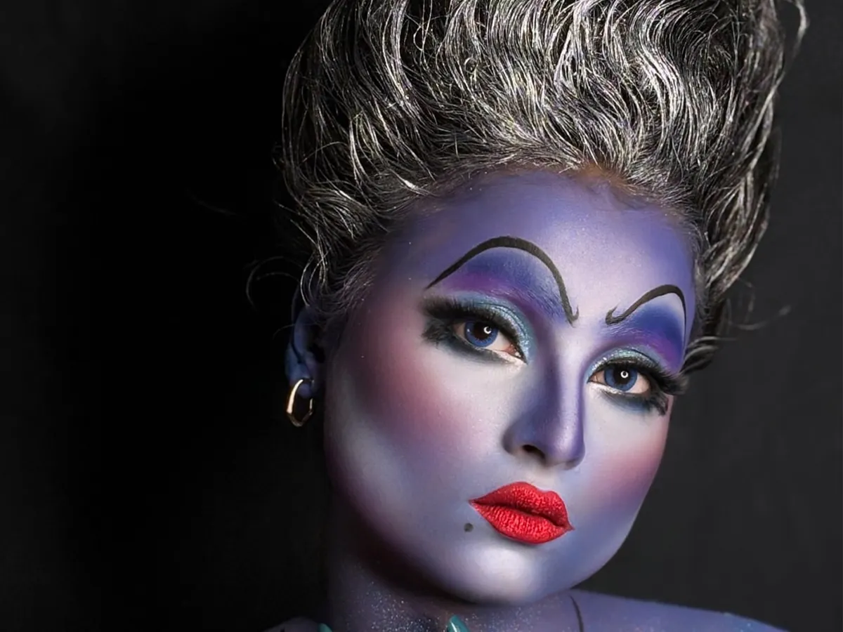 This is where imagination meets technique. Our creative makeup courses empower you to bring characters to life, teaching you everything from concept design and color theory to the application of prosthetics and fantasy elements.