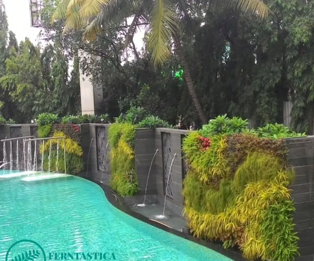 This project for the Sahara Star hotel combines a vertical garden with water features along the swimming pool. It creates a natural, private oasis in the heart of the city.