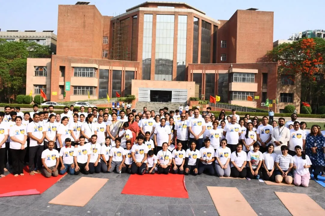Here is a wonderful group of participants at a large-scale 'Yogotsav' event I conducted. I am experienced in leading sessions for groups of any size, from small teams to large gatherings of 500 or more, ensuring everyone feels included and rejuvenated.