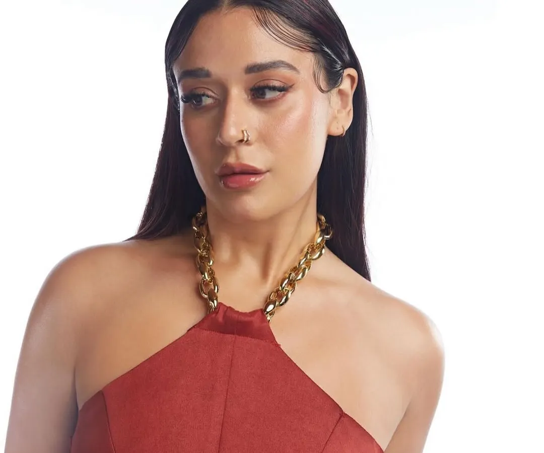 For Kishu Shroff's feature in GQ Best Dressed, I went with these sharp, sculpted finger waves. This style is all about precision and gives a high fashion, almost vintage feel while still being modern. It’s a look that really shows off the structure and shine of the hair.