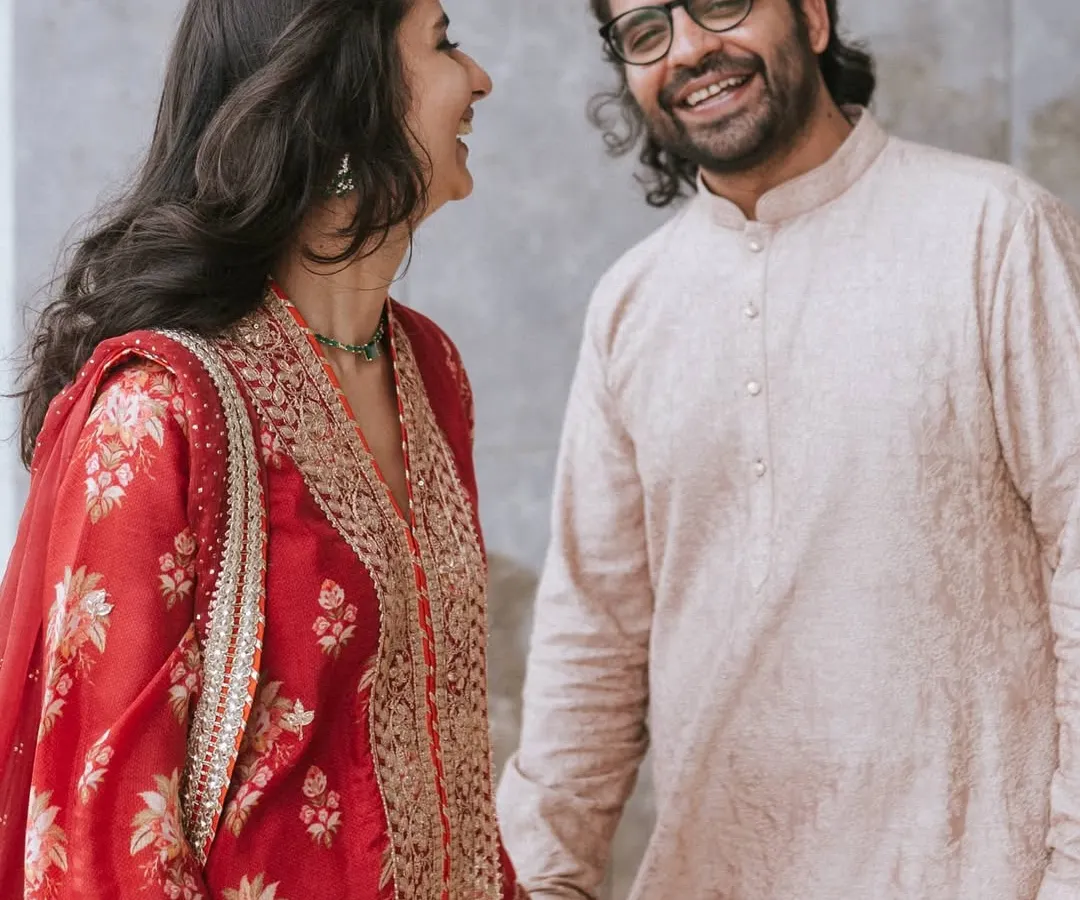 This is what pure happiness looks like. I focus on capturing unposed, genuine laughter and interactions, because these are the memories that truly tell your love story.
