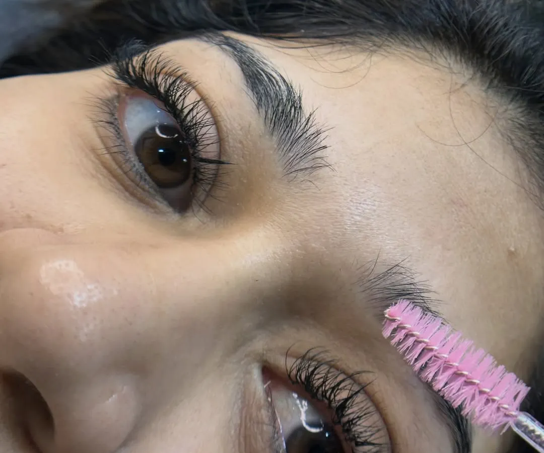 I am obsessed with this wispy, doll-eye effect. By mixing different lengths, we create a textured, fluttery look that’s super trendy right now. It’s dramatic but still feels light and pretty.