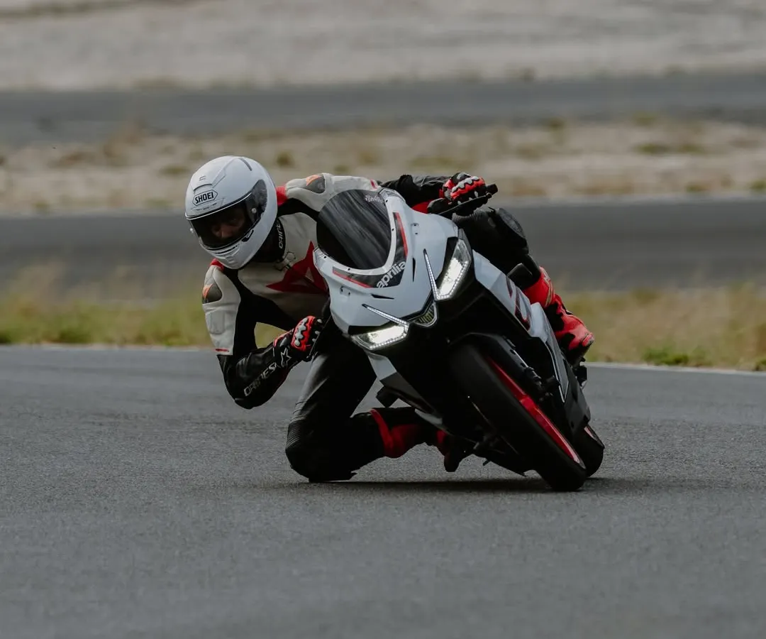 Mastering the perfect corner is a science, and I'm here to teach it. This is the level of control and confidence you can achieve when you learn the right techniques for vision, body positioning, and throttle control in a safe environment.