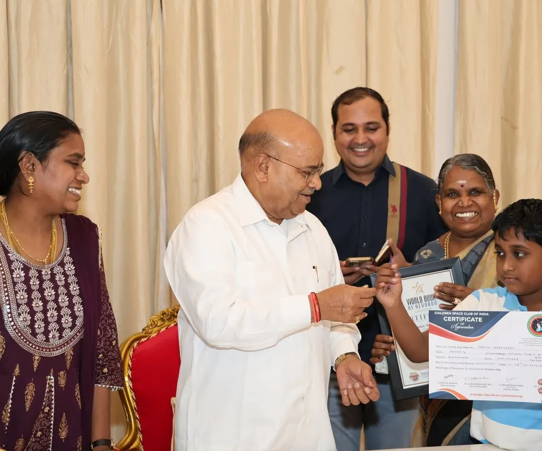 It was a moment of immense pride for our academy when our students from the R.T. Nagar branch met the Honorable Governor of Karnataka, Shri Thawar Chand Gehlot. Seeing their talent recognized at such a high level was truly a joyous occasion for our community.