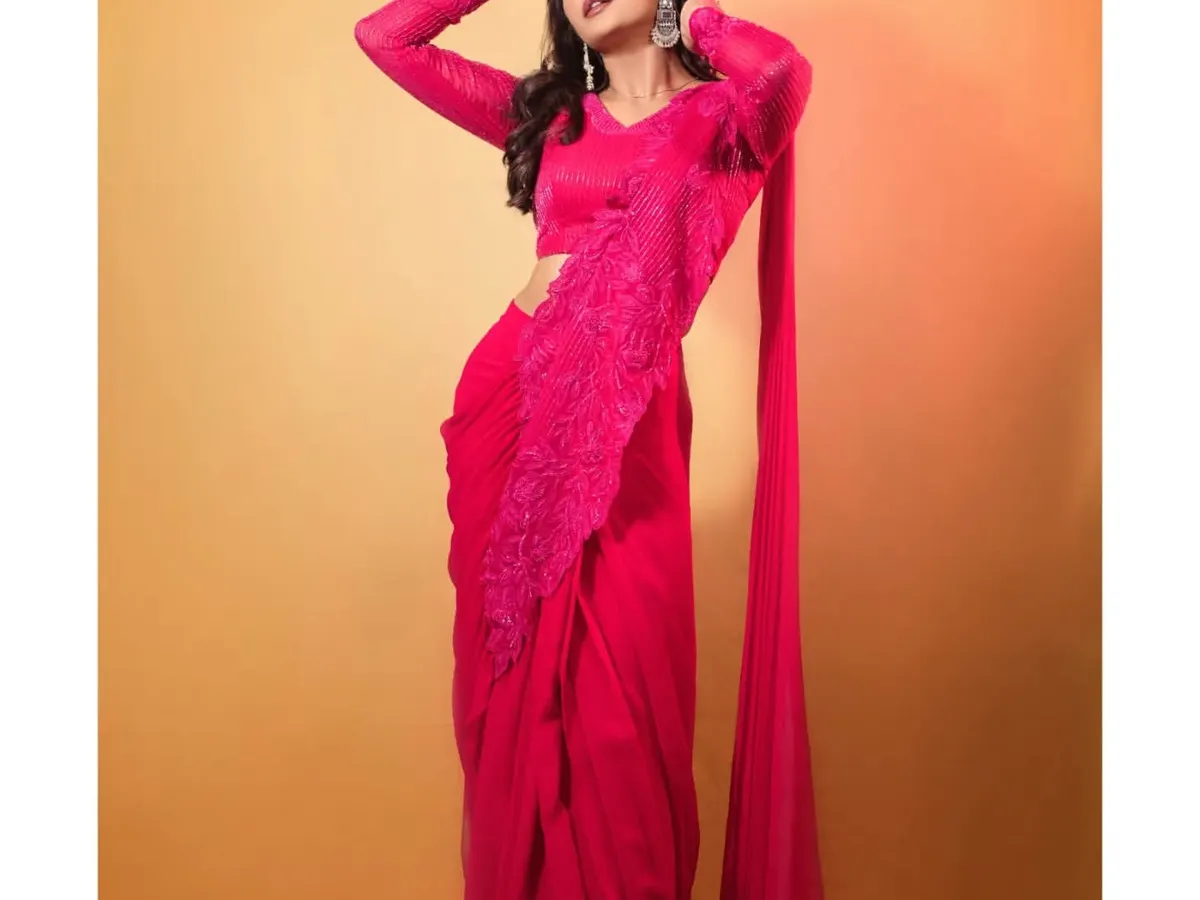 I styled this vibrant, modern saree look for actress Payal Radhakrishna's movie promotions. The goal was a head-turning outfit that was still elegant and comfortable for a long day of events. This is what I do: create impactful looks for high-profile events that feel as good as they look.